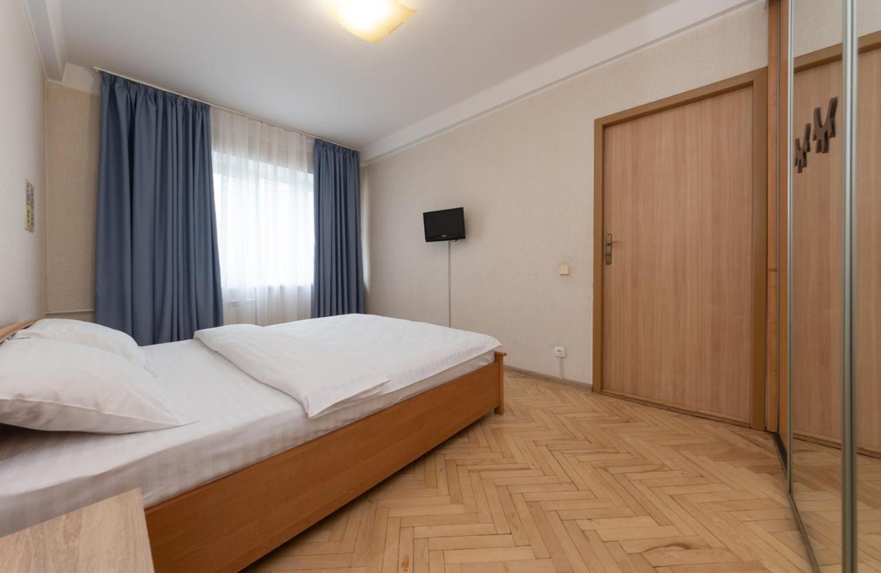 1 Bedroom Apart Near Metro Pecherska Kiev Exterior foto