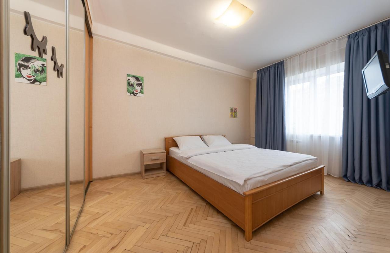 1 Bedroom Apart Near Metro Pecherska Kiev Exterior foto