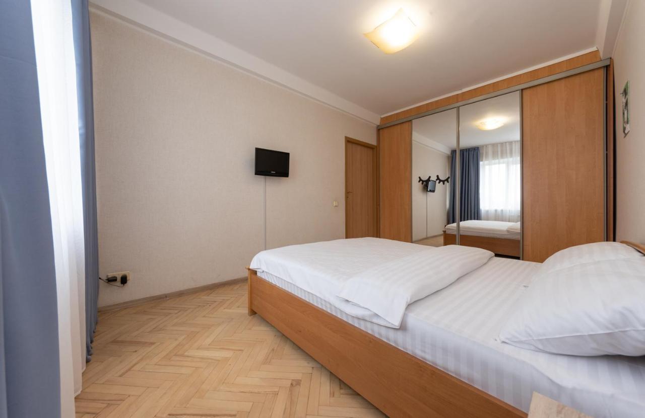 1 Bedroom Apart Near Metro Pecherska Kiev Exterior foto